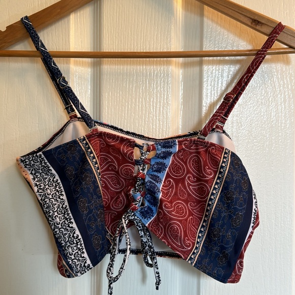 Bikini - Picture 3 of 5